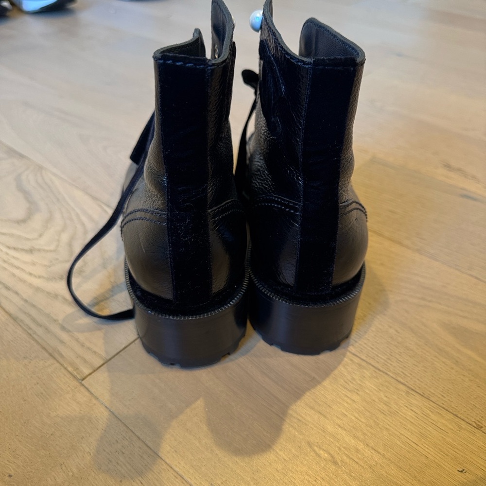 CHANEL - Like New Black Leather Boots - Picture 5 of 6